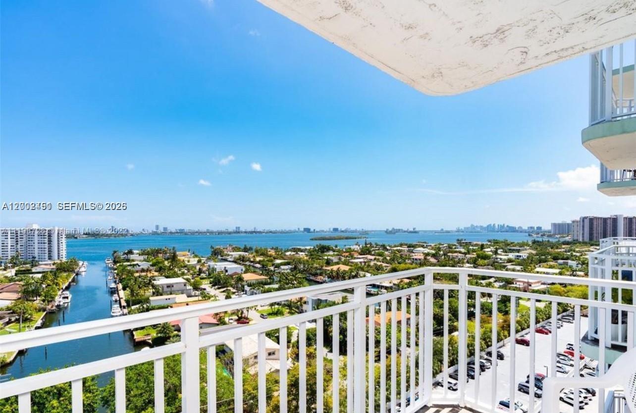 BAYVIEW TOWERS CONDO SOUT - Residential