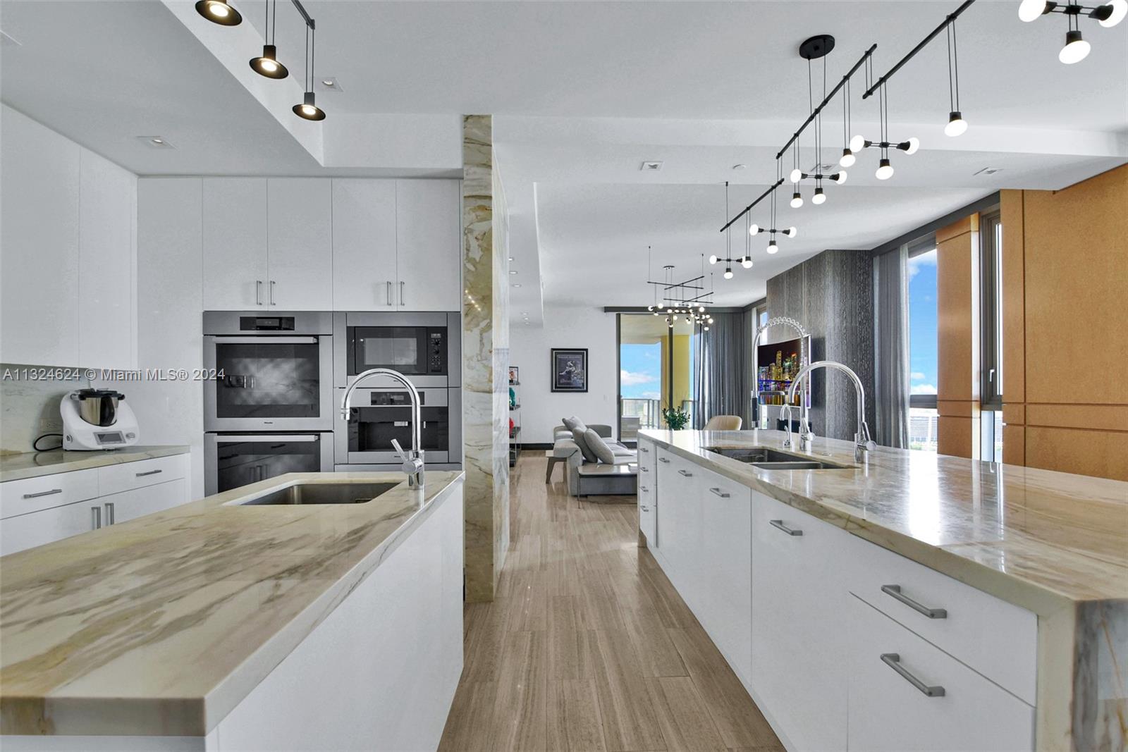 Mansions at Acqualina - Residential