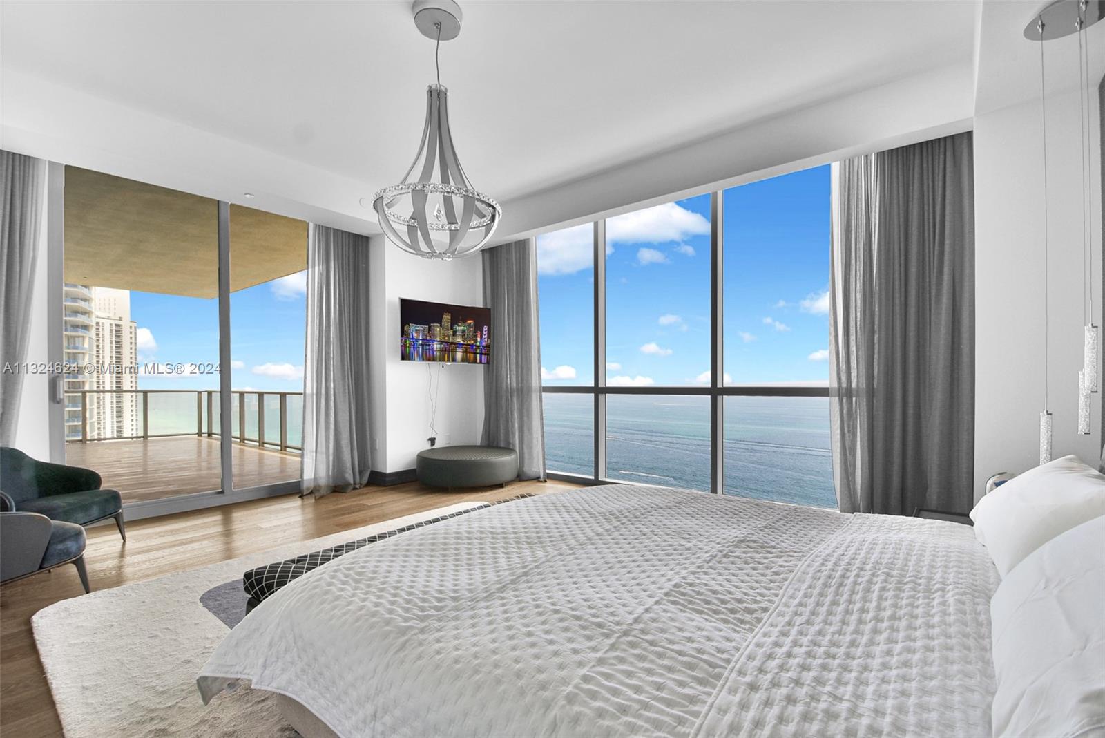 Mansions at Acqualina - Residential