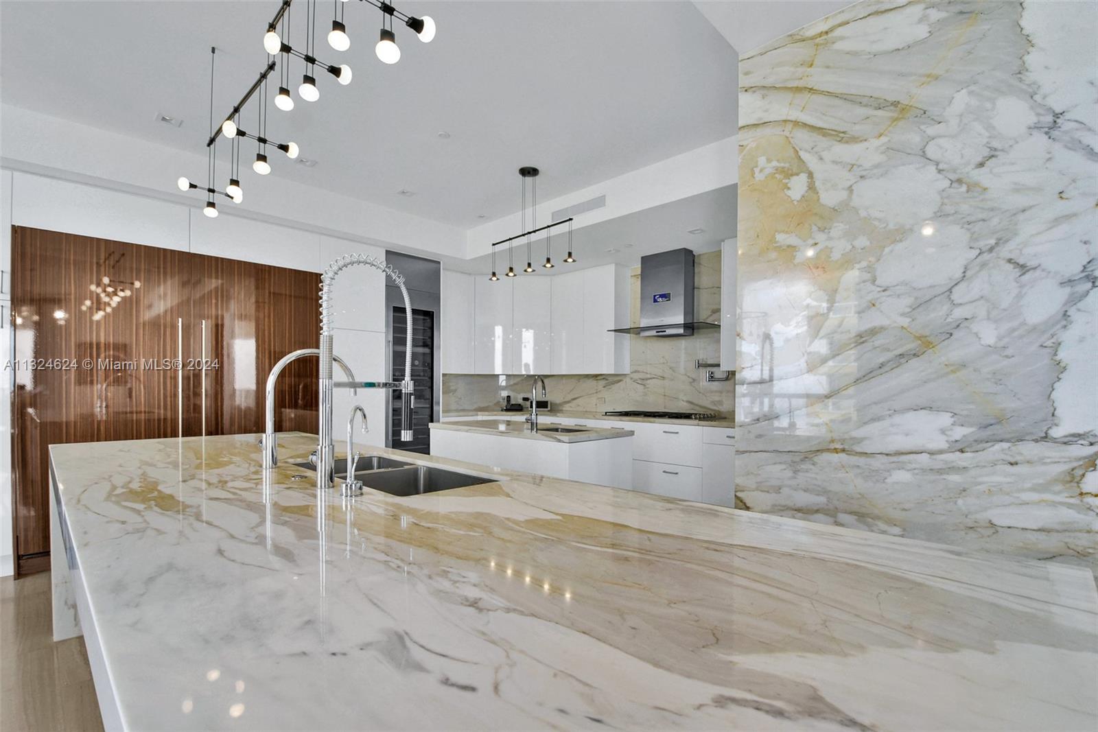 Mansions at Acqualina - Residential