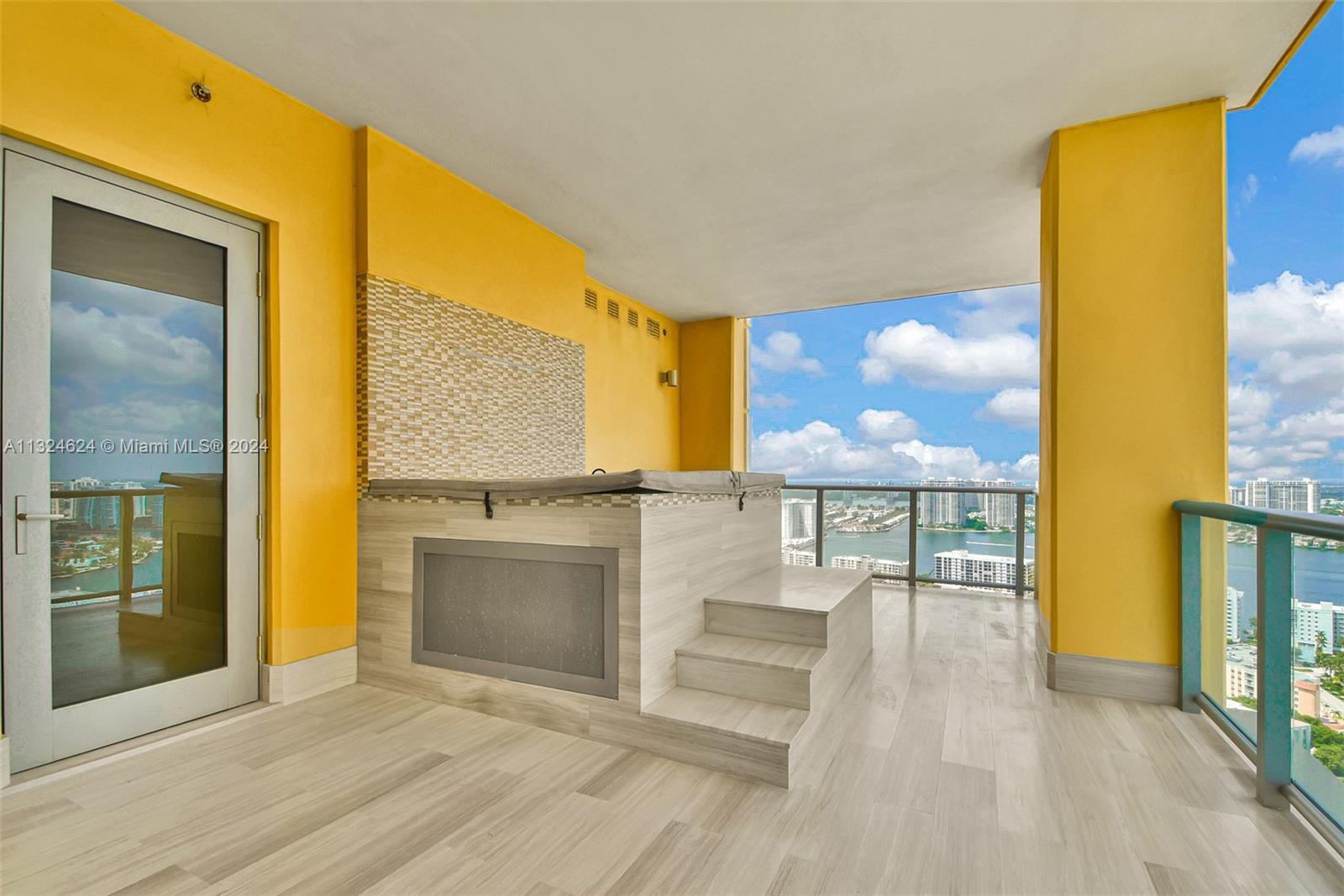 Mansions at Acqualina - Residential