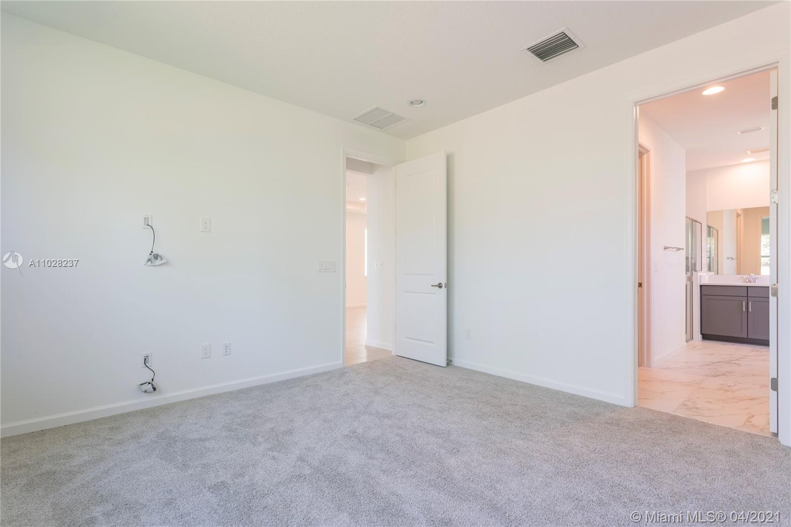 POINTE OF WOODS PUD - Residential Lease