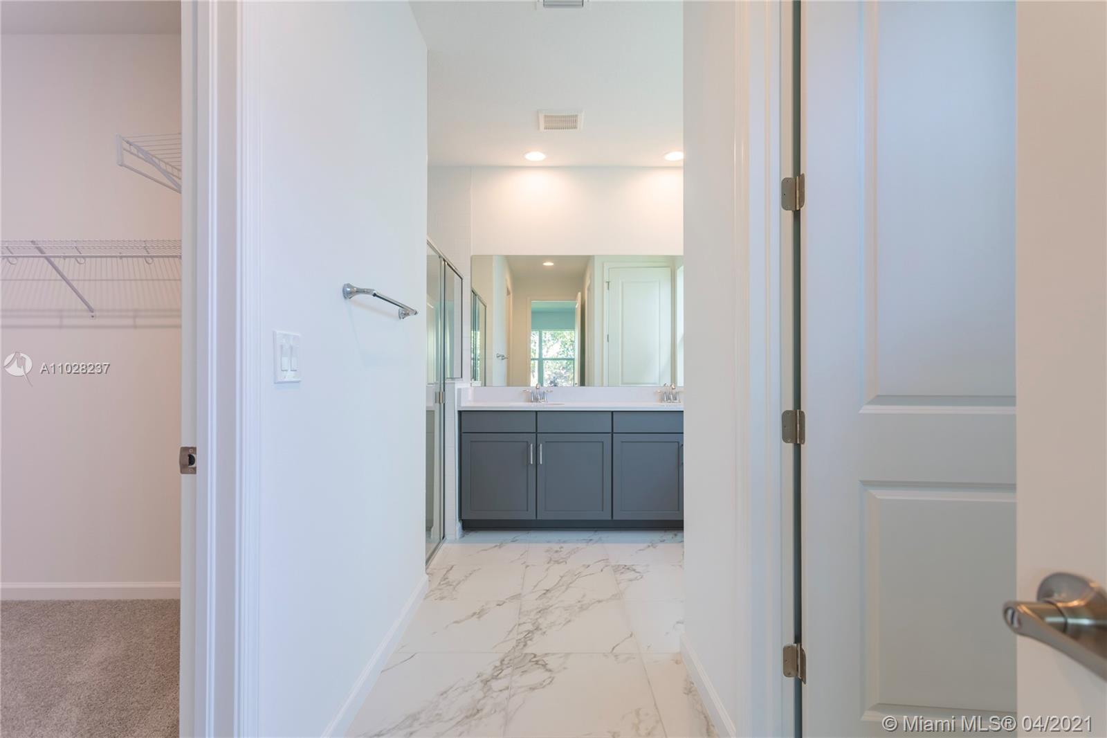 POINTE OF WOODS PUD - Residential Lease