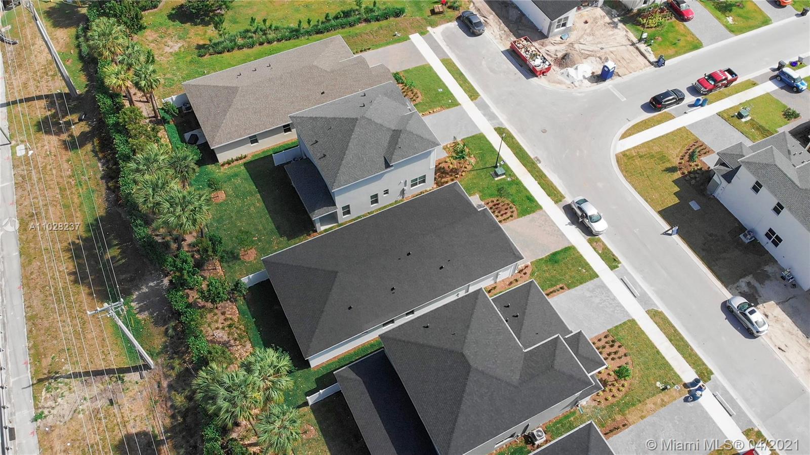 POINTE OF WOODS PUD - Residential Lease