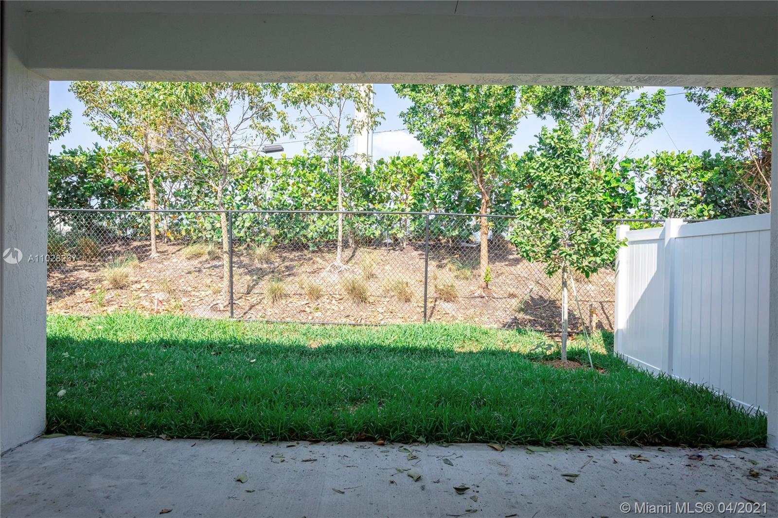 POINTE OF WOODS PUD - Residential Lease