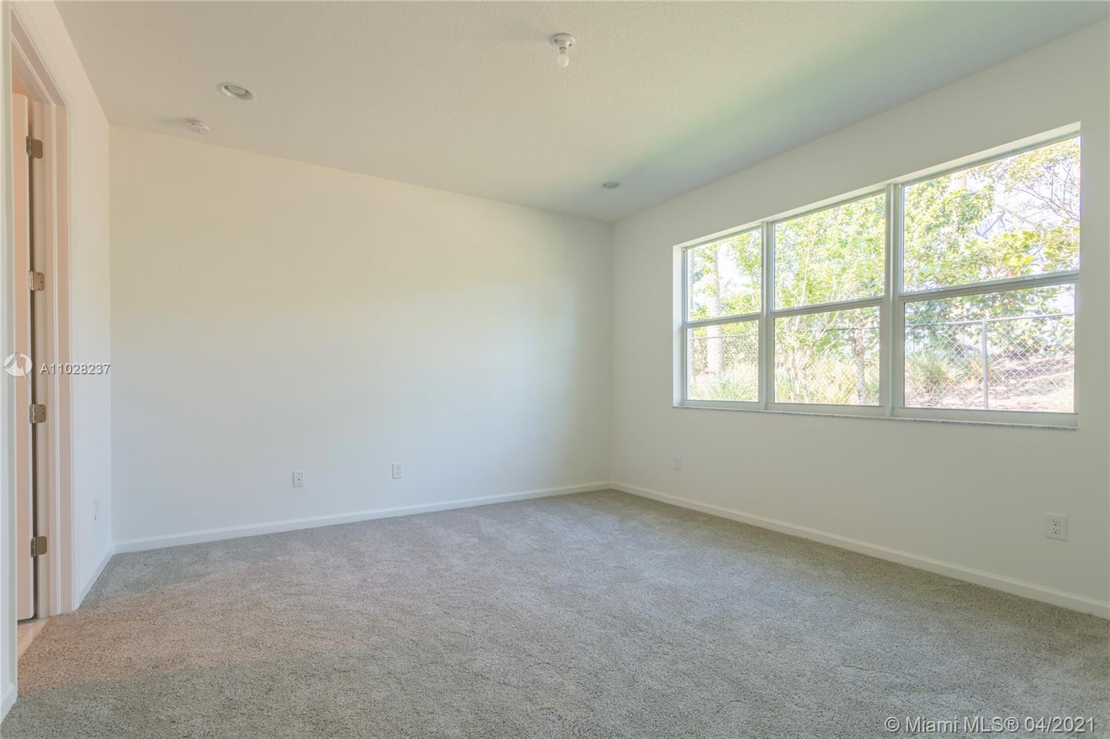 POINTE OF WOODS PUD - Residential Lease