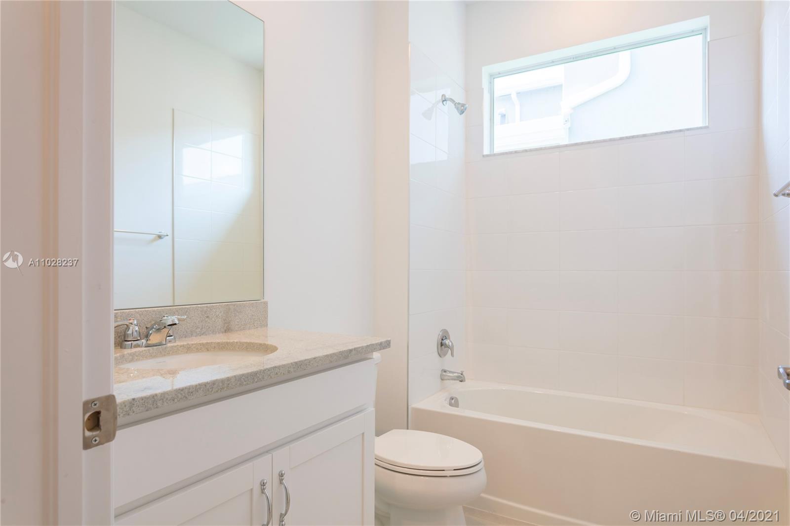 POINTE OF WOODS PUD - Residential Lease