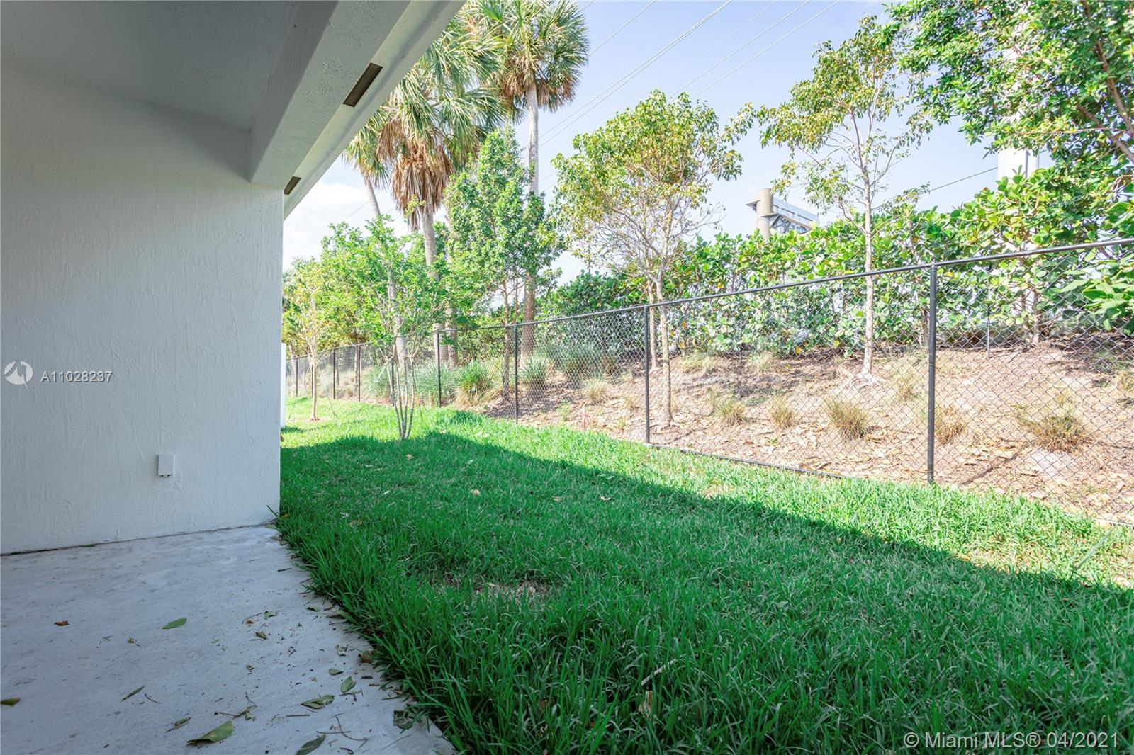 POINTE OF WOODS PUD - Residential Lease