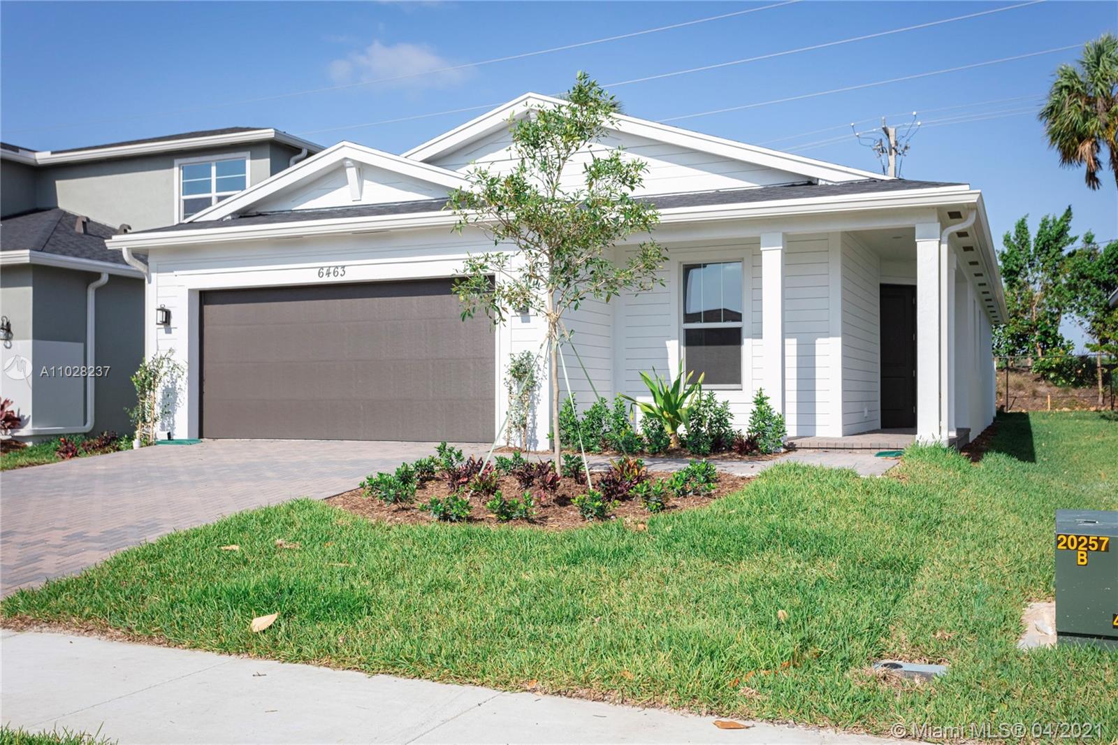 POINTE OF WOODS PUD - Residential Lease