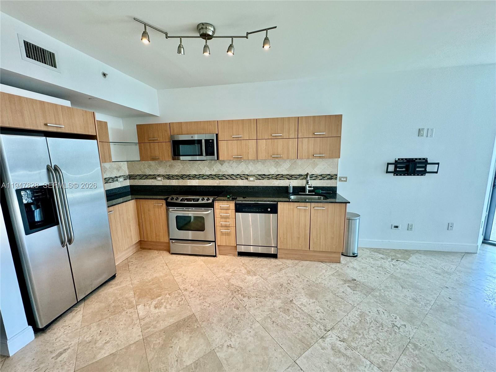 WIND CONDO - Residential