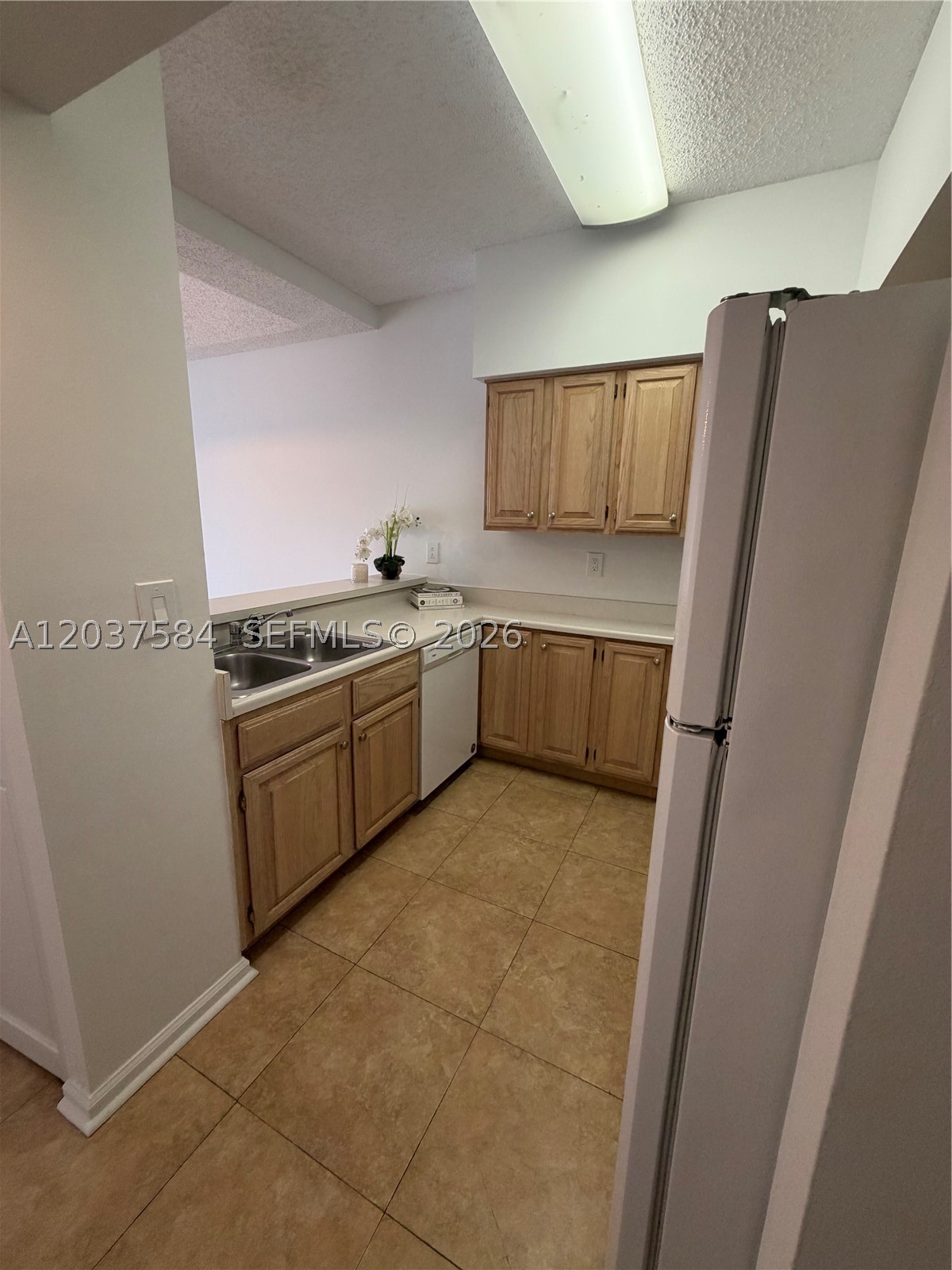 UNIVERSITY INN CONDO - Residential Lease