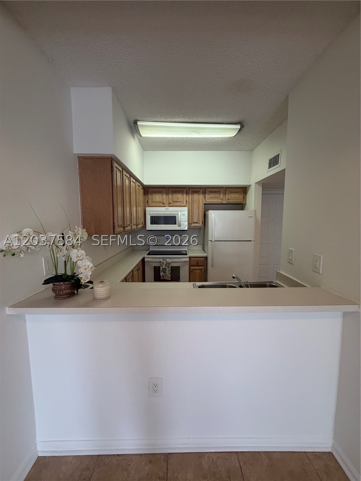UNIVERSITY INN CONDO - Residential Lease