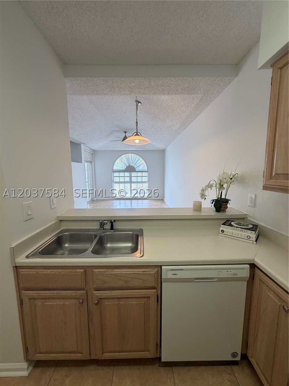 UNIVERSITY INN CONDO - Residential Lease