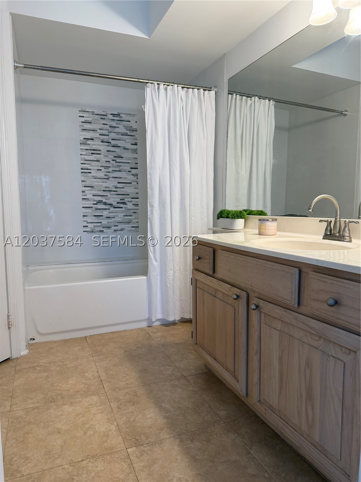 UNIVERSITY INN CONDO - Residential Lease