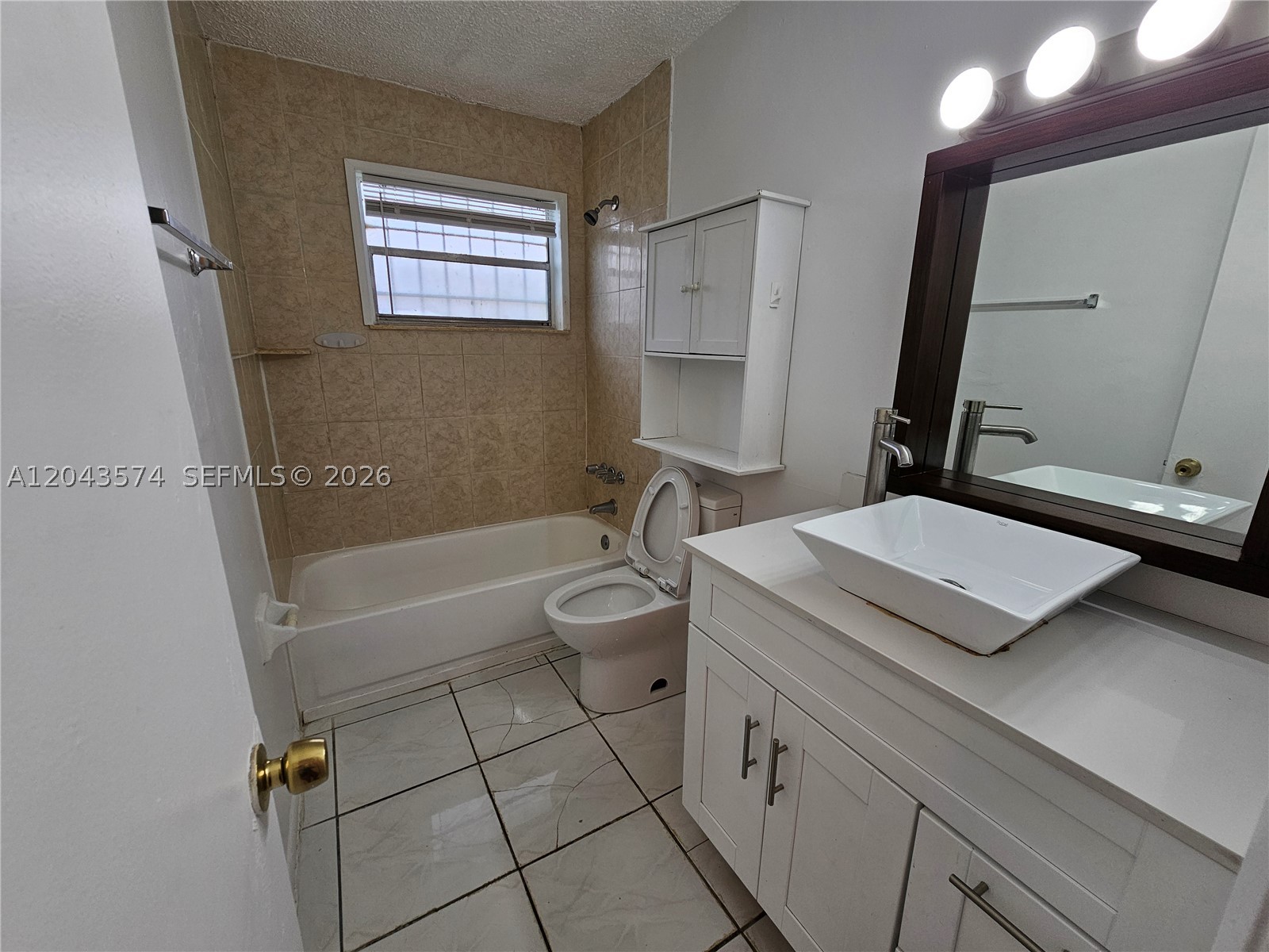 FIRST ADDITION TO CANAL G - Residential Lease