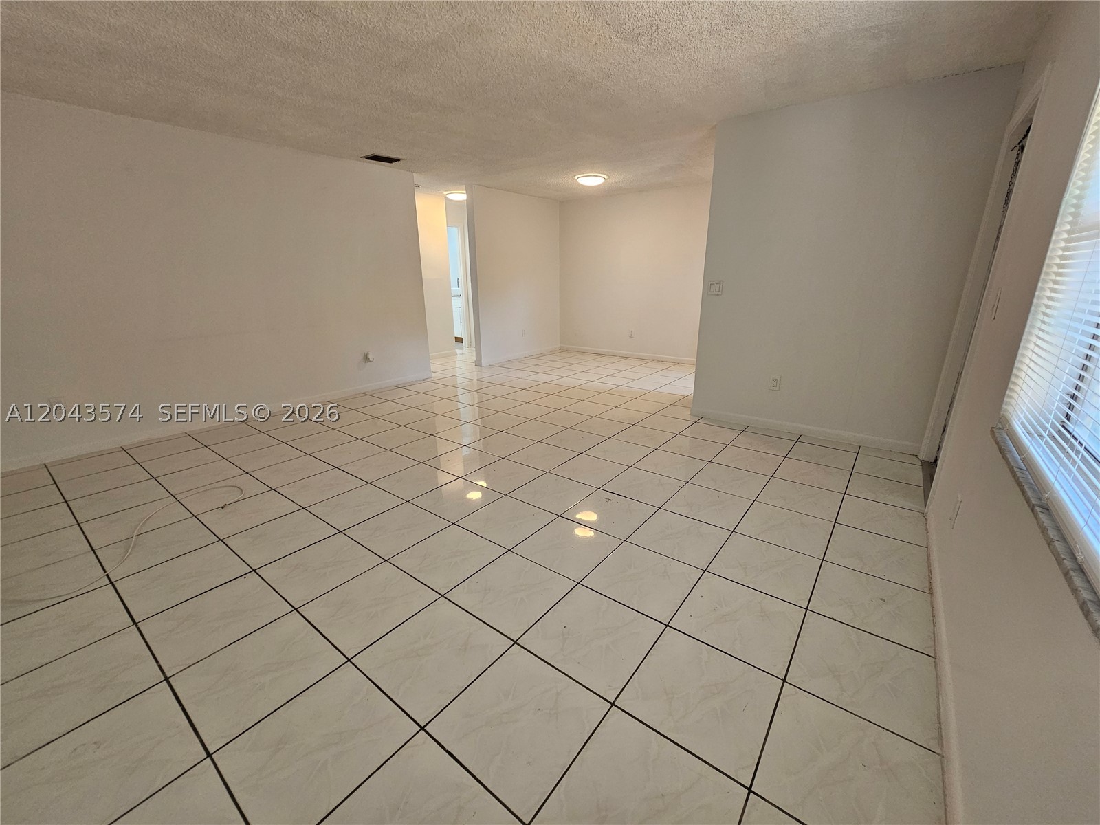 FIRST ADDITION TO CANAL G - Residential Lease