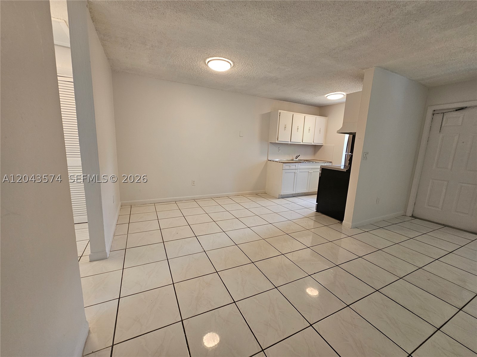 FIRST ADDITION TO CANAL G - Residential Lease