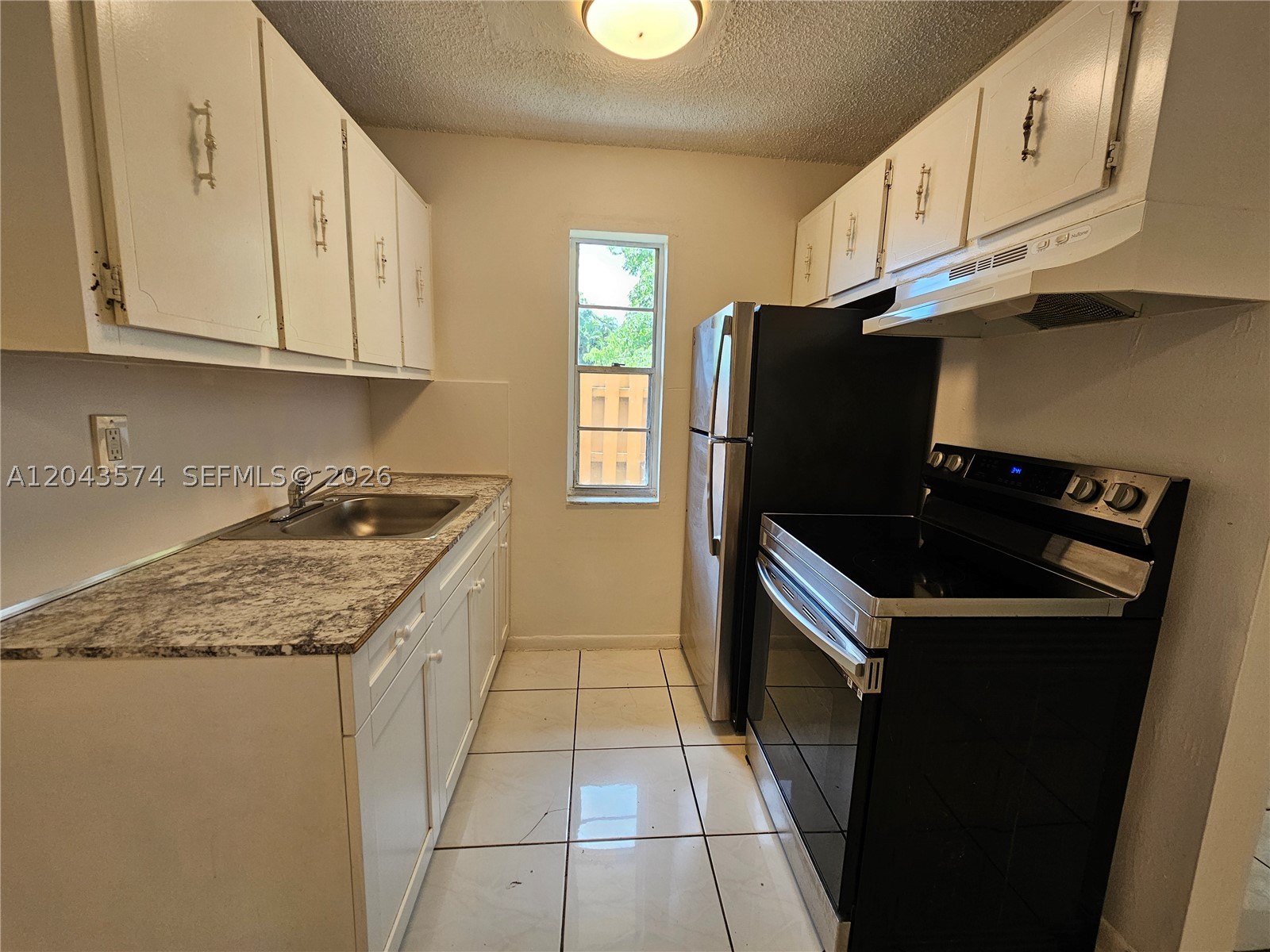 FIRST ADDITION TO CANAL G - Residential Lease