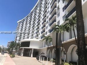 Investors! Beautiful 2/2 furnished and equipped unit on Miami Beach "Millionaires' Row" with a foyer and large rounded living room, Bay views, large balcony. Certificate of 40 years approved. Laundry. Kitchen in stainless steel., huge walk in closets