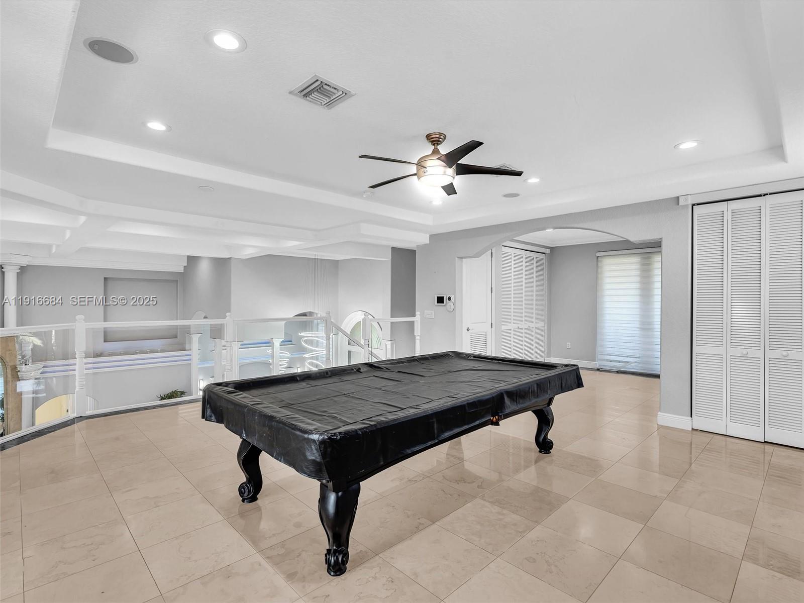 HOLLYWOOD GOLF ESTATES SE - Residential
