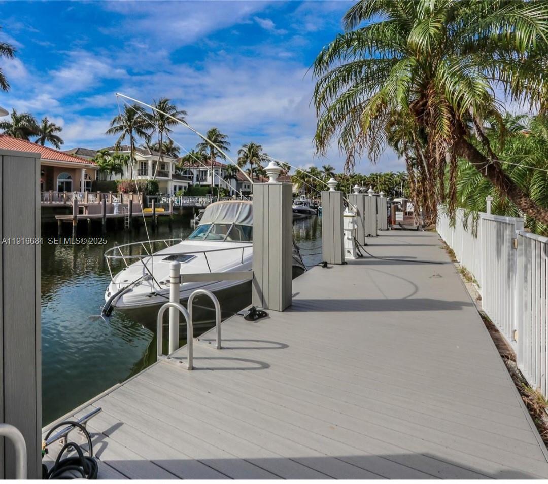 HOLLYWOOD GOLF ESTATES SE - Residential