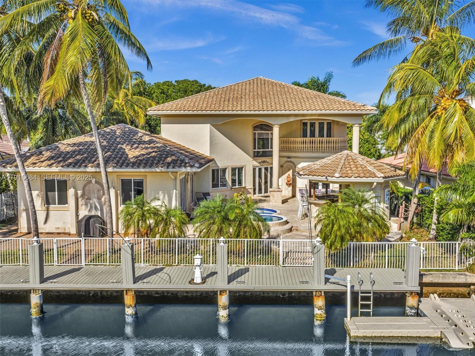 HOLLYWOOD GOLF ESTATES SE - Residential