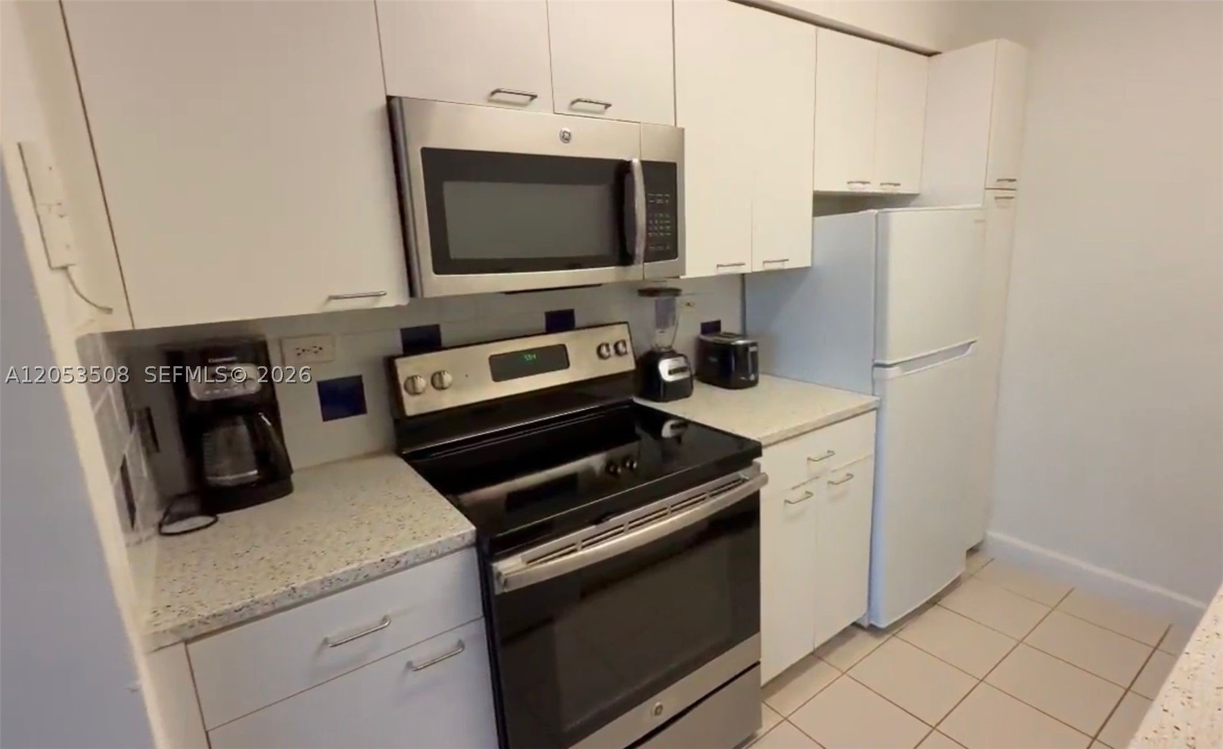 FLAMINGO SOUTH BEACH I CO - Residential Lease