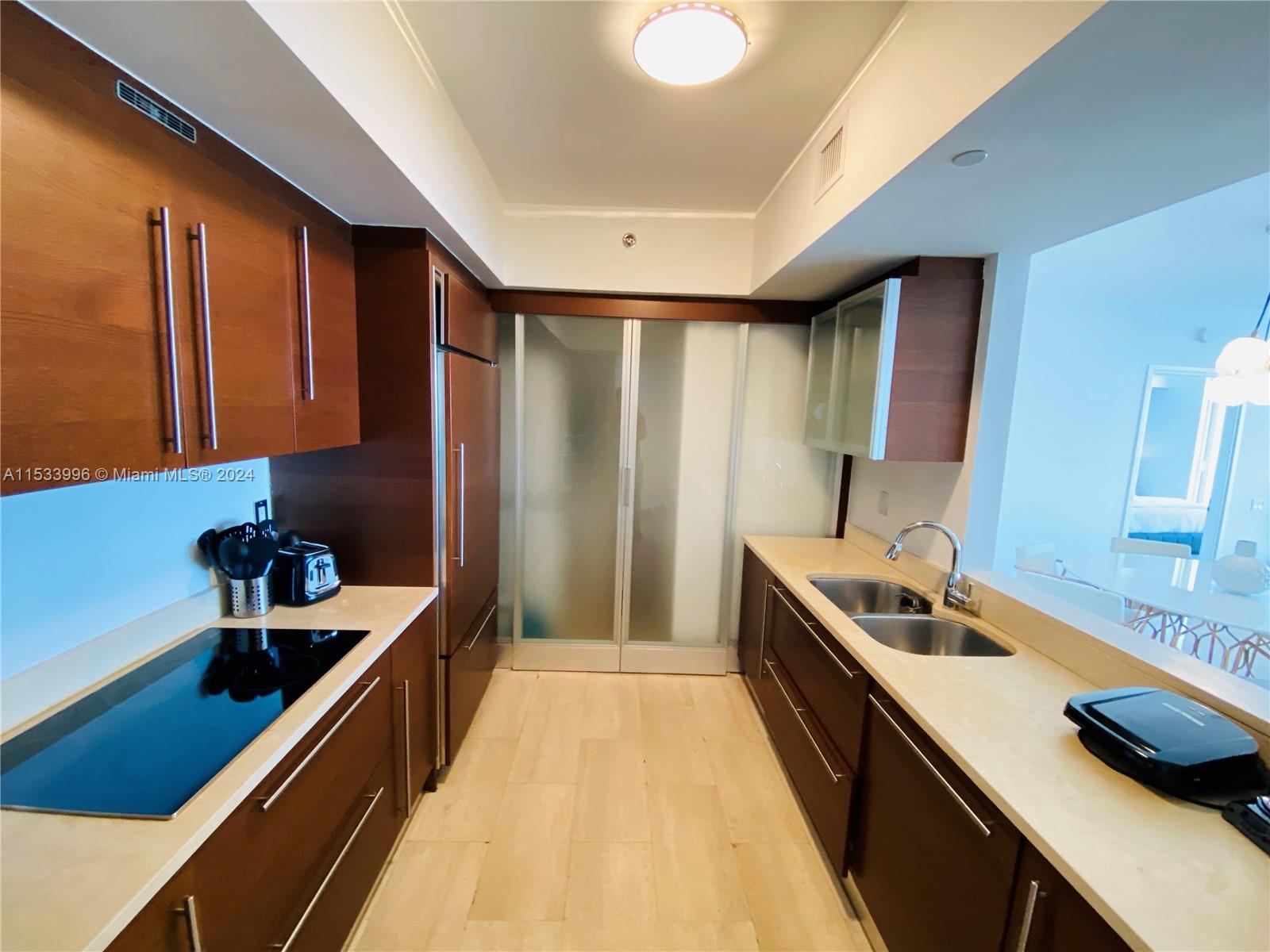 ICON CONDO - Residential Lease
