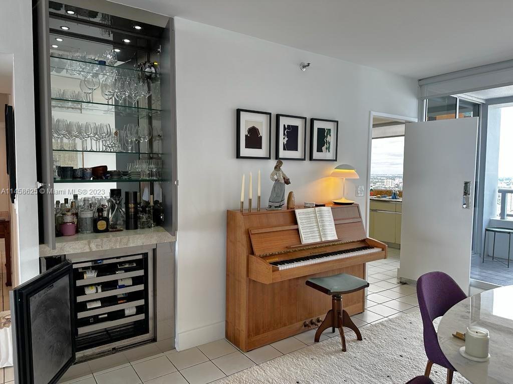 THE PALACE CONDO - Residential Lease