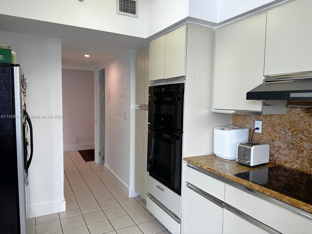 THE PALACE CONDO - Residential Lease