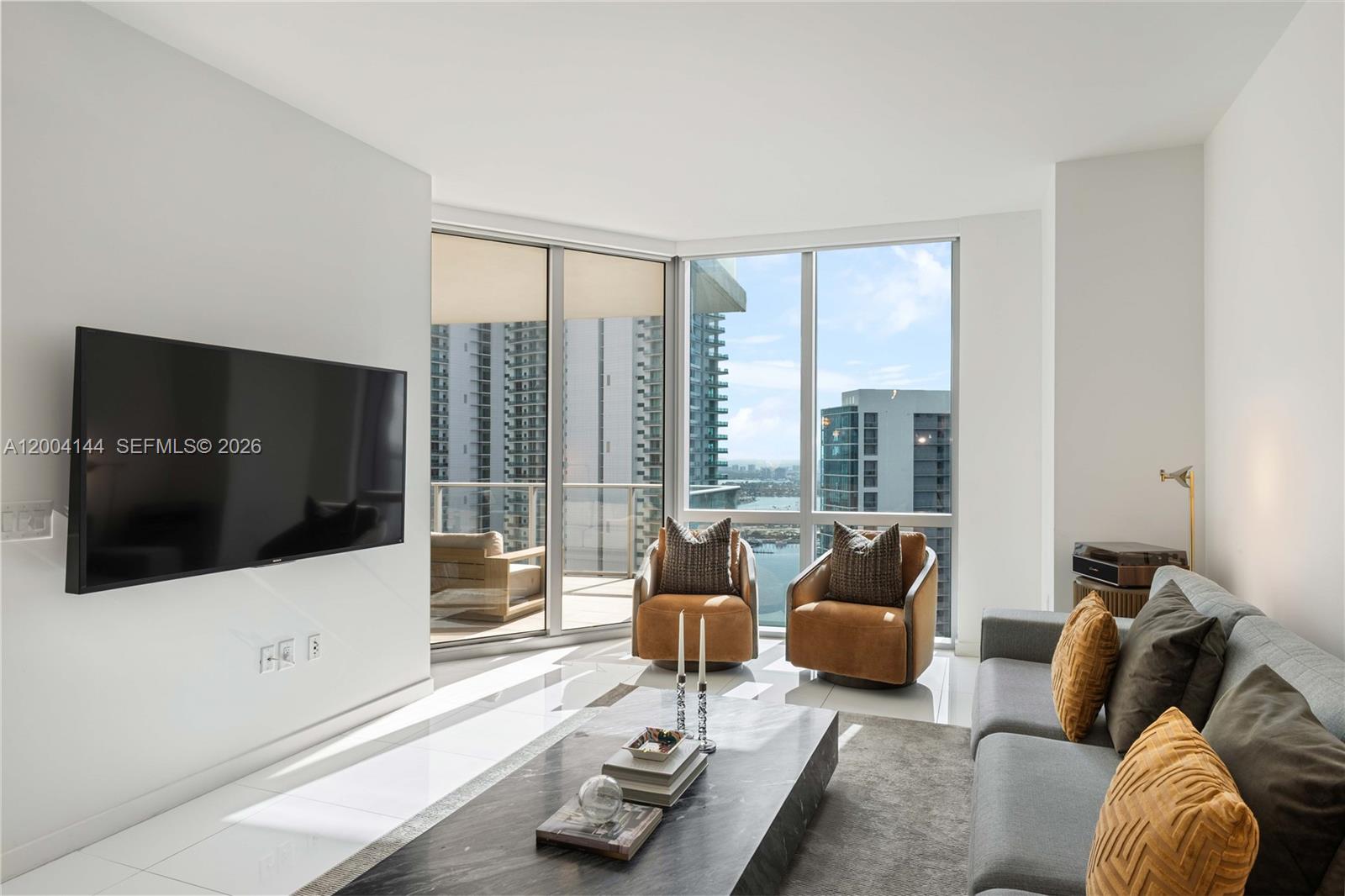 PARAMOUNT MIAMI WORLD - Residential