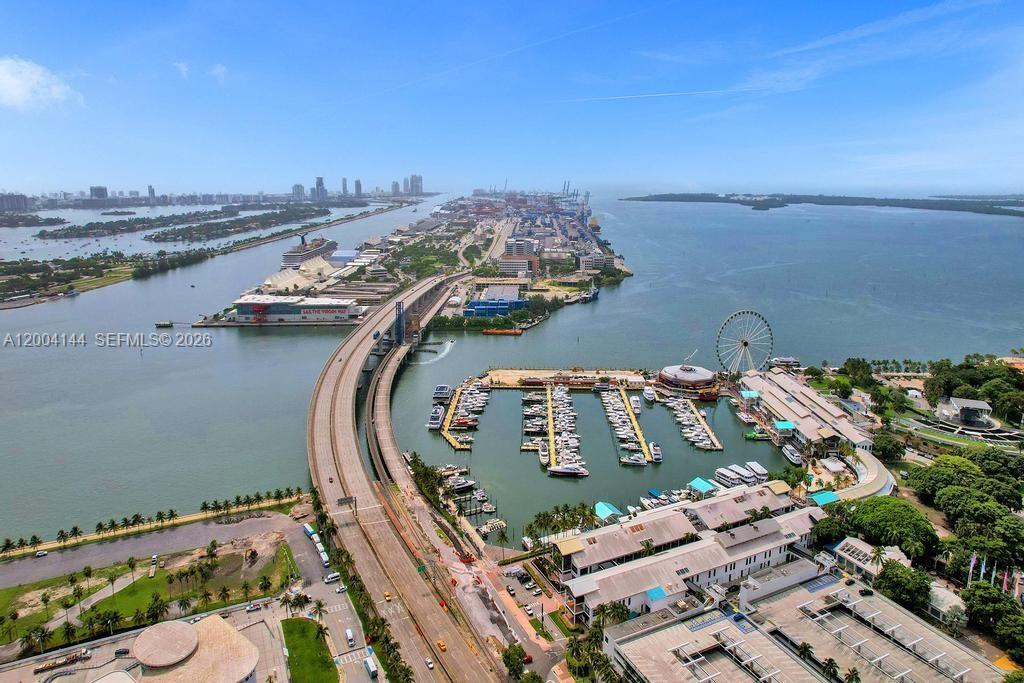 PARAMOUNT MIAMI WORLD - Residential