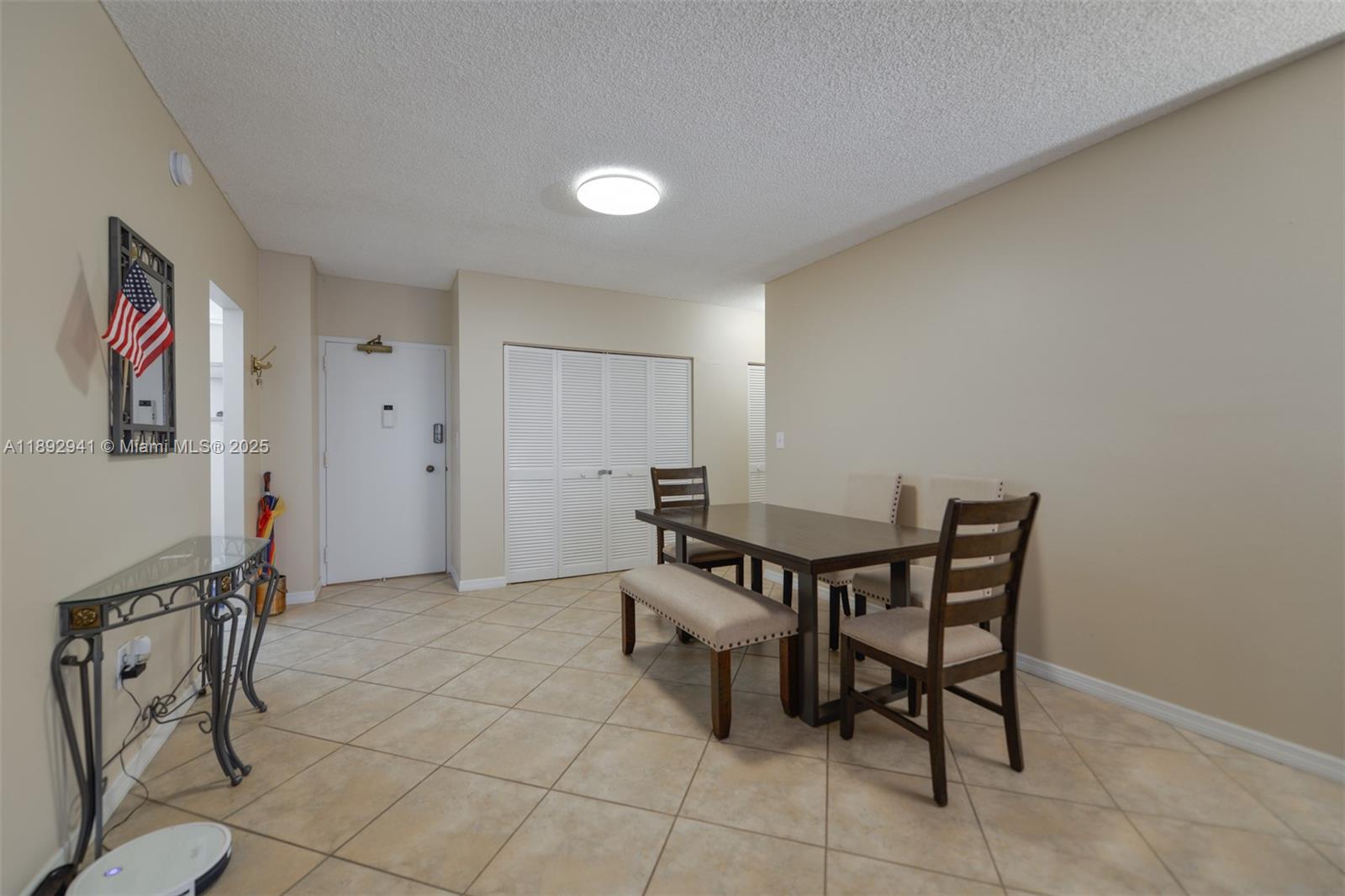 HEMISPHERES CONDO - Residential Lease