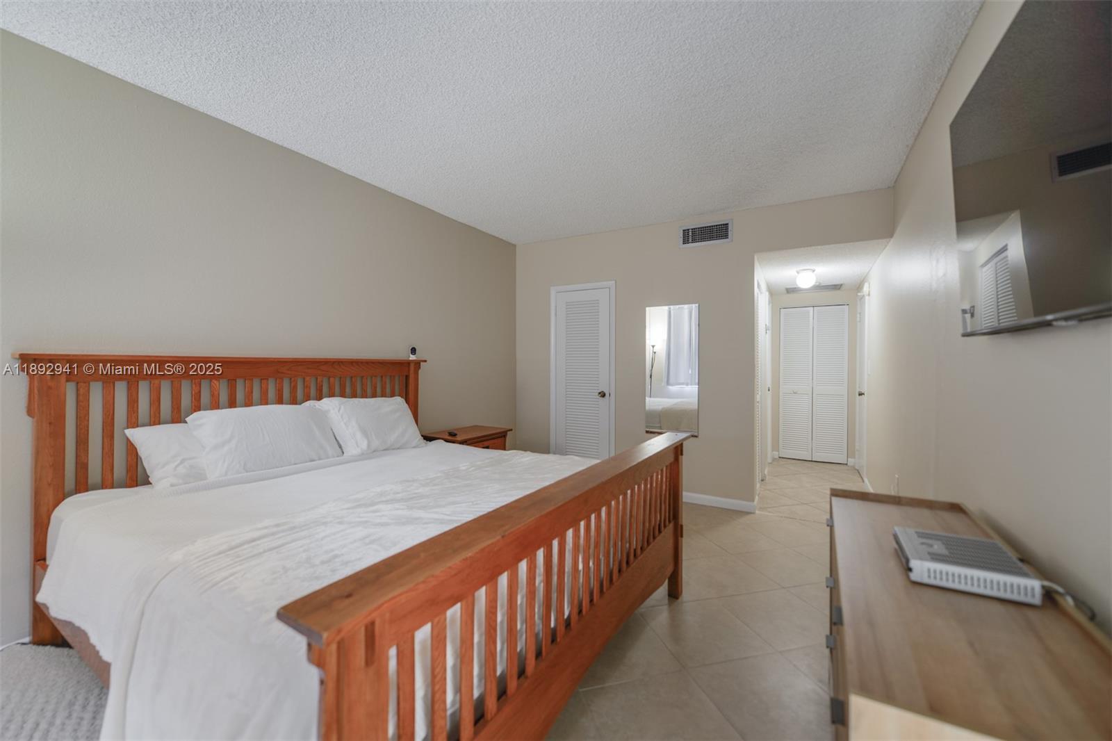 HEMISPHERES CONDO - Residential Lease