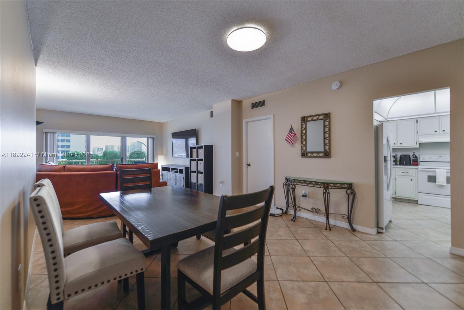 HEMISPHERES CONDO - Residential Lease