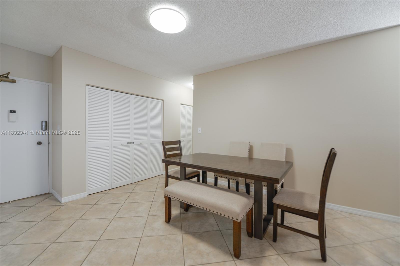 HEMISPHERES CONDO - Residential Lease