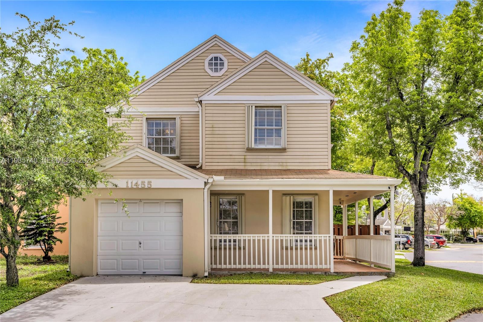 Listed below appraised value! 2-story single-family home, perfectly situated on a desirable corner lot. Built in 1986, this residence features a seamless flow with sustainable bamboo flooring throughout—no carpet here! The kitchen boasts wood cabinetry and granite countertops. All 2.5 bathrooms have been modernized. Enjoy the convenience of a 1-car garage and a bright, airy layout that only a corner unit can provide. Move-in ready and waiting for you!