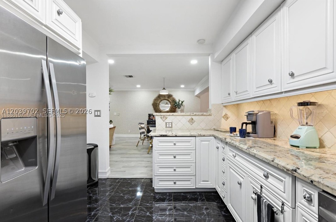 POMPANO BEACH ESTATES - Residential