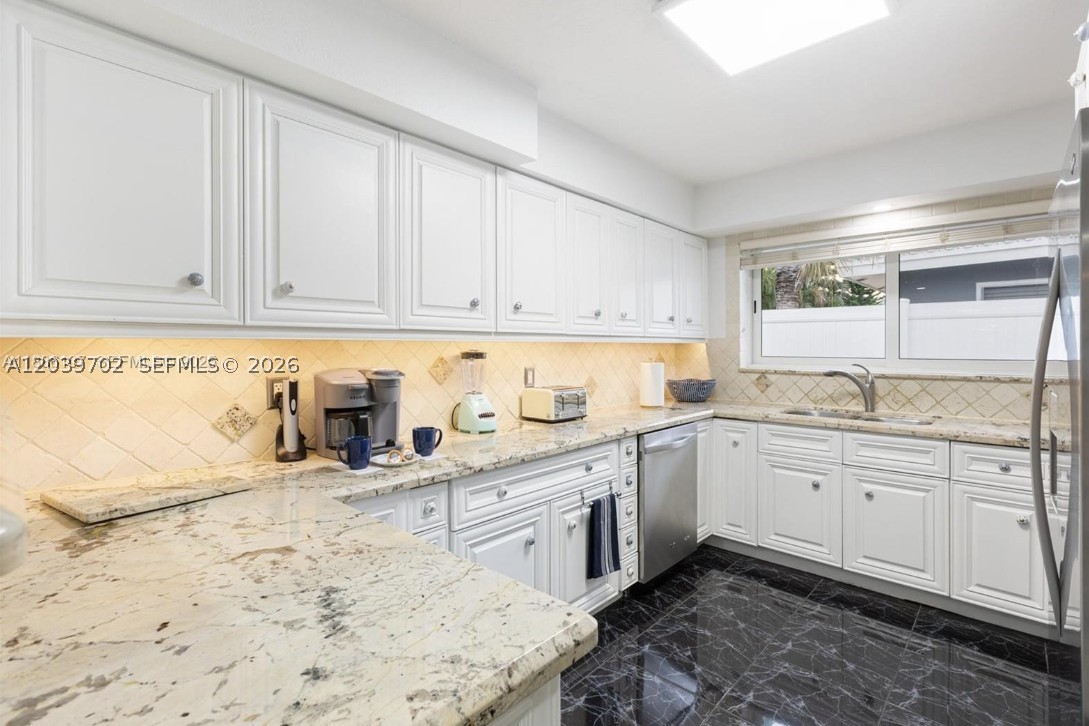 POMPANO BEACH ESTATES - Residential