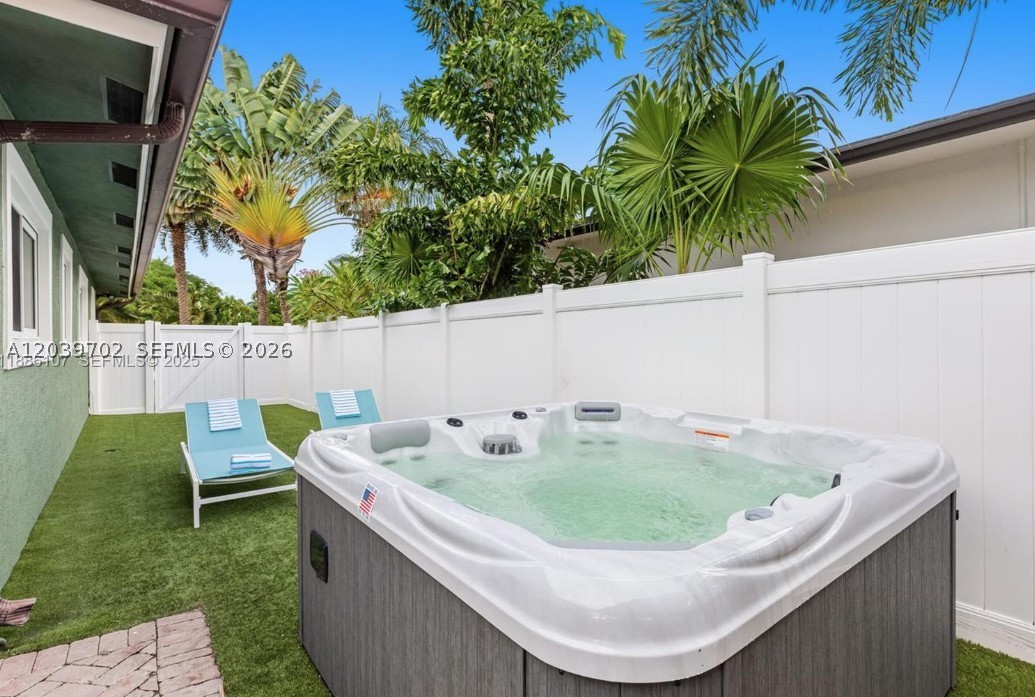 POMPANO BEACH ESTATES - Residential