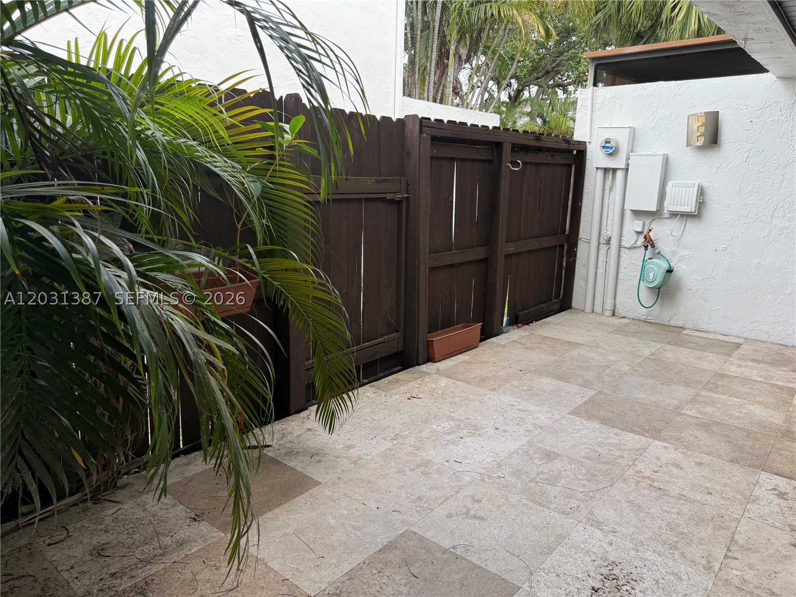 RIVERWOOD SEC 3 - Residential Lease
