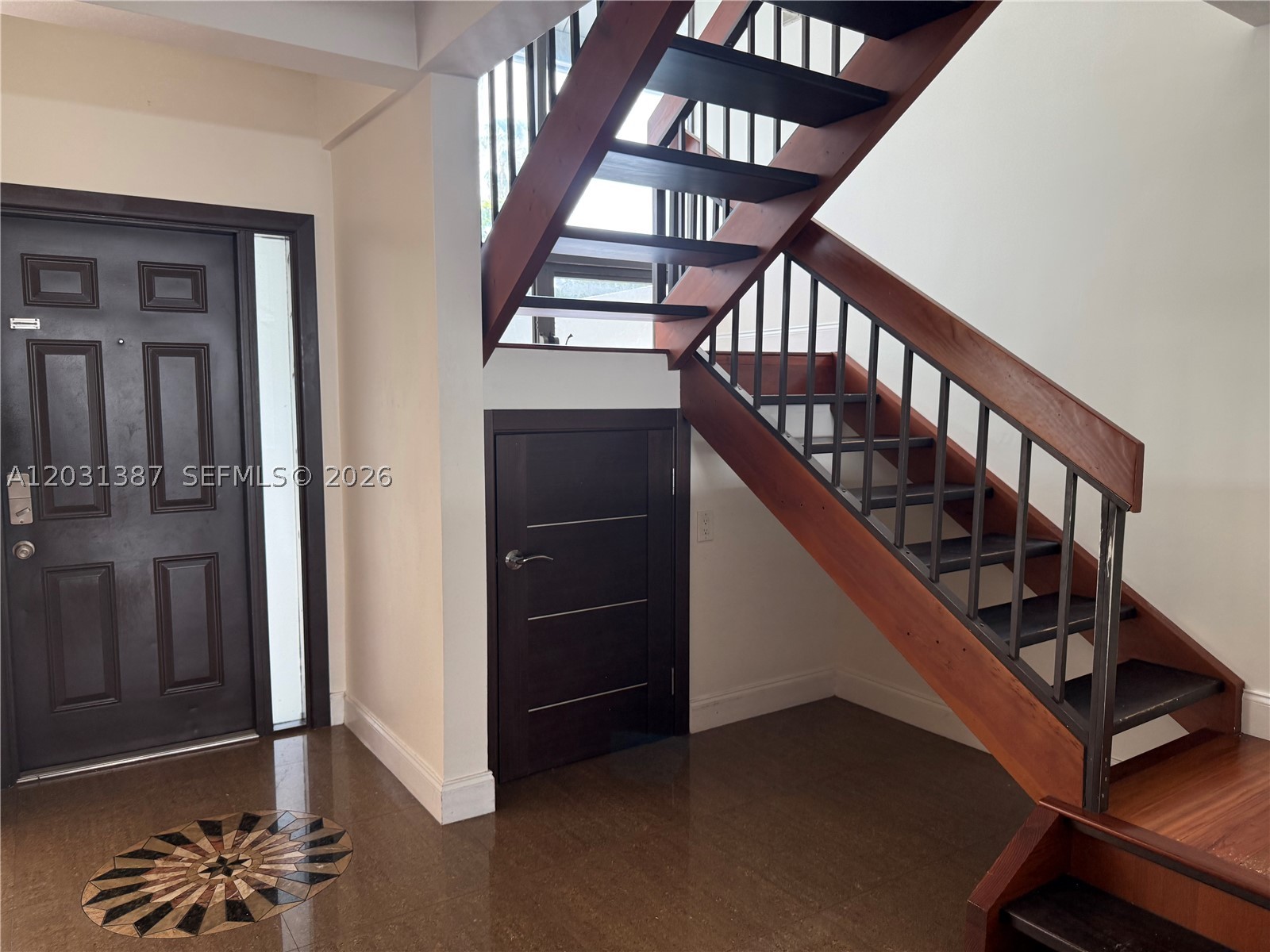 RIVERWOOD SEC 3 - Residential Lease