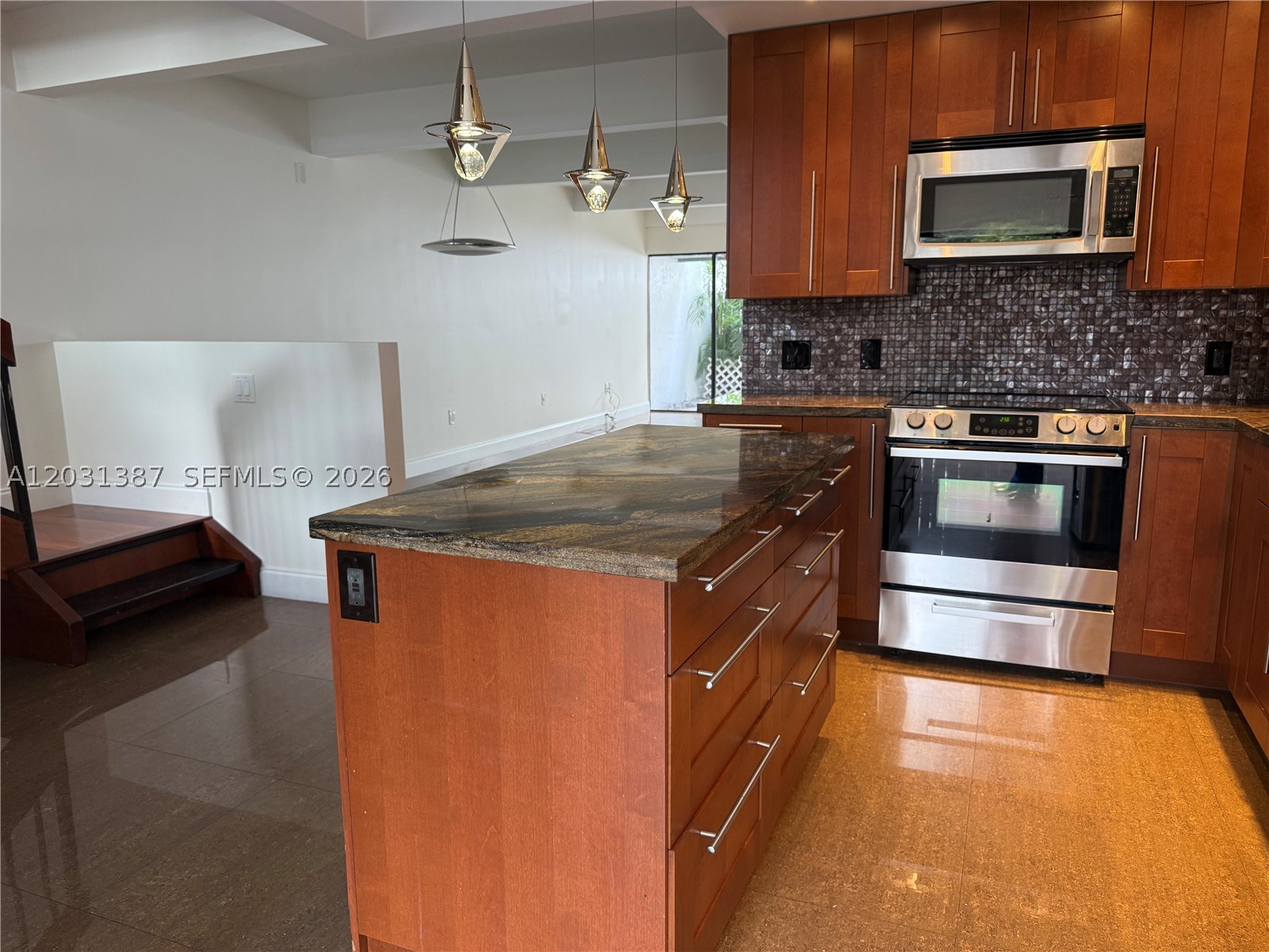 RIVERWOOD SEC 3 - Residential Lease