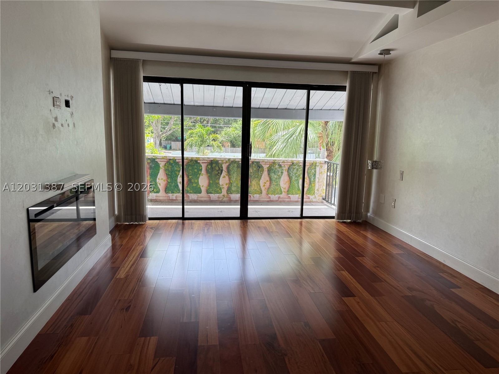RIVERWOOD SEC 3 - Residential Lease