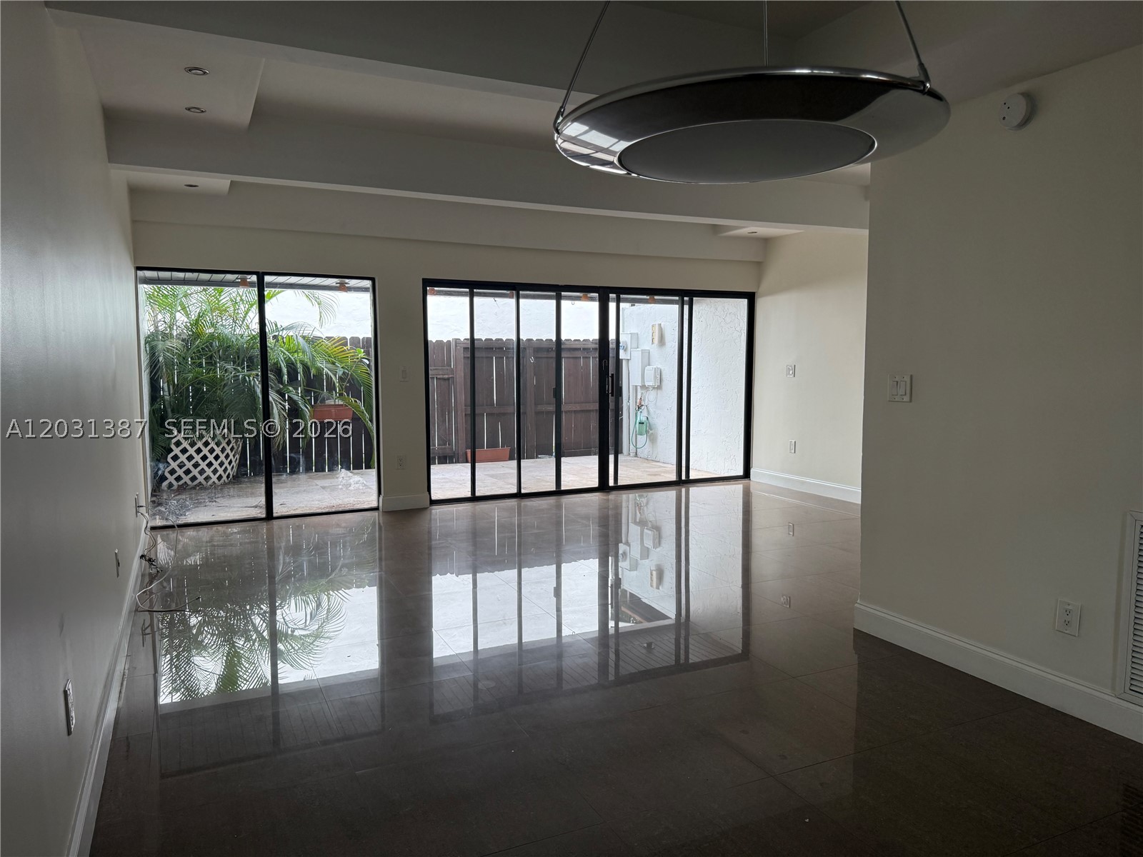 RIVERWOOD SEC 3 - Residential Lease