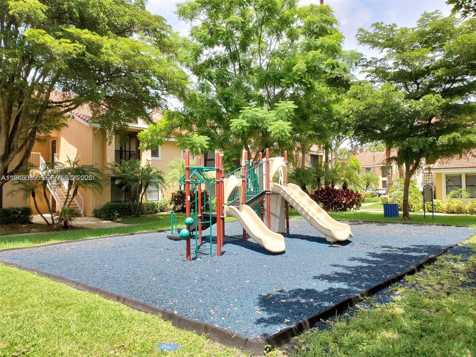 BISCAYNE BEACH CLUB CONDO - Residential