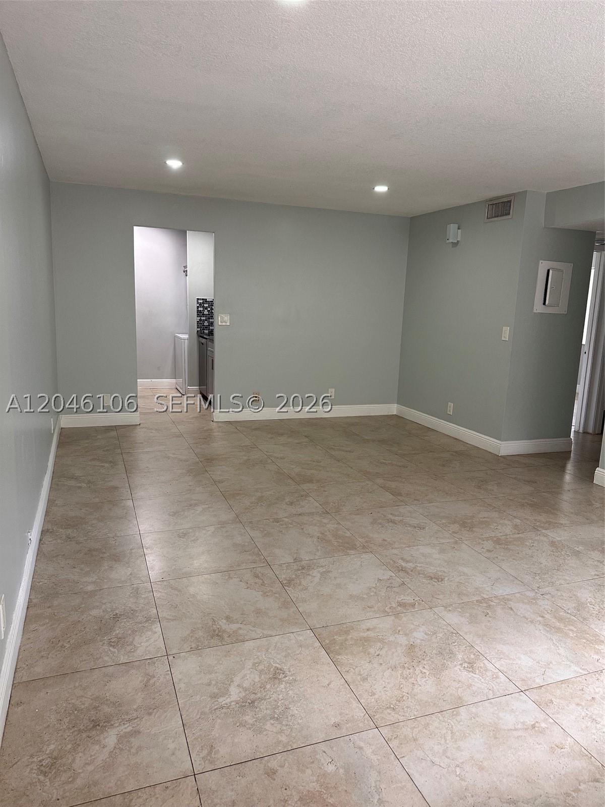 LAKEWOOD VILLAGE - Residential Lease