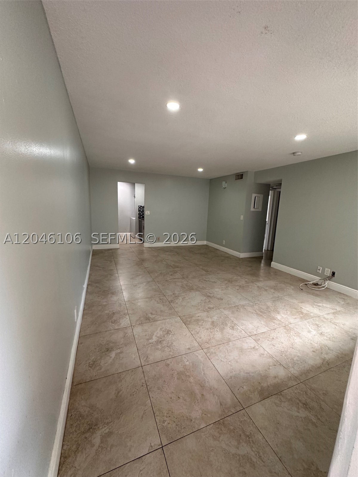 LAKEWOOD VILLAGE - Residential Lease
