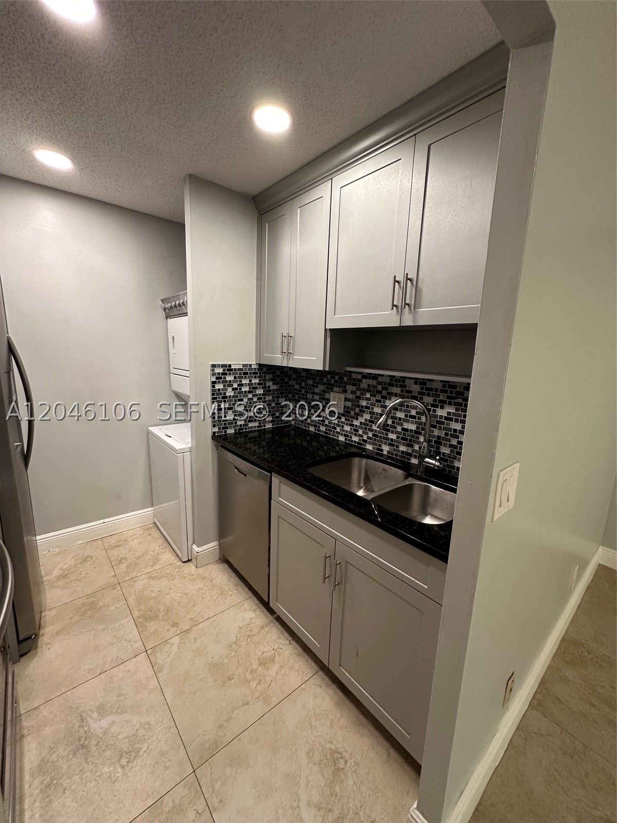 LAKEWOOD VILLAGE - Residential Lease