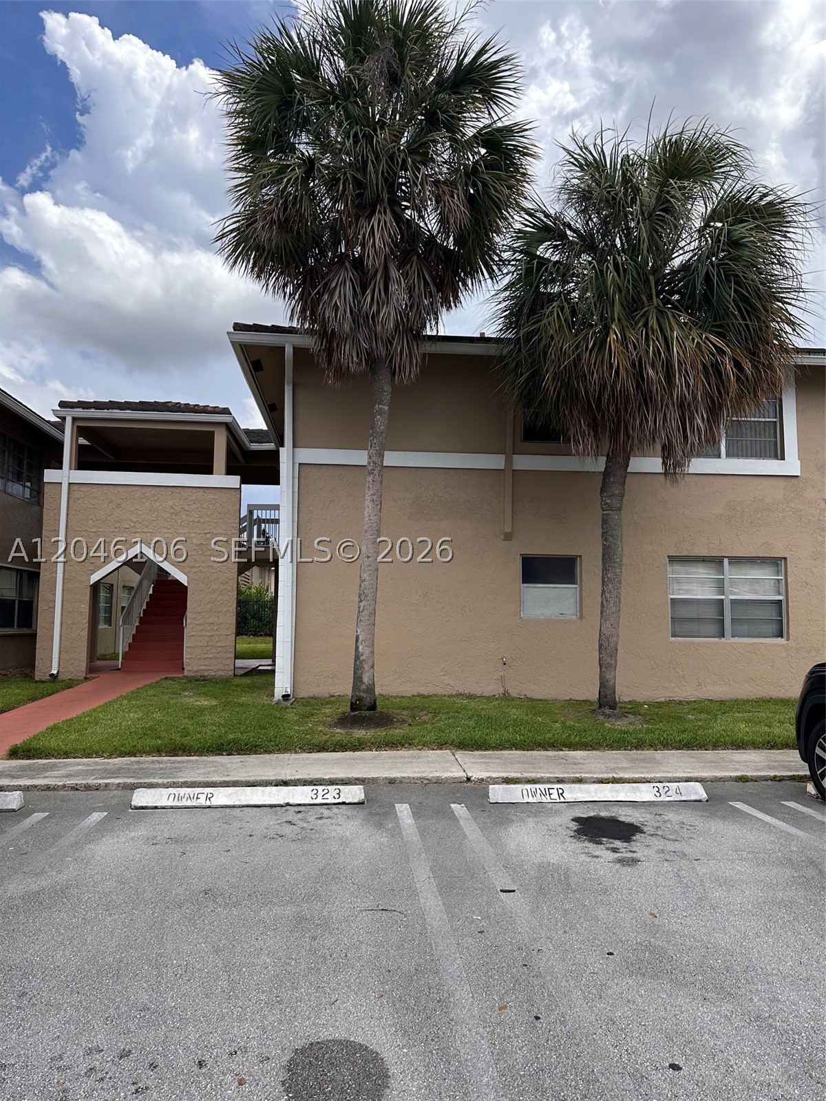 LAKEWOOD VILLAGE - Residential Lease